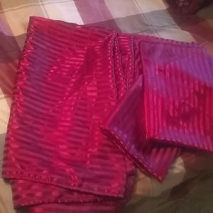 King size sheet set.